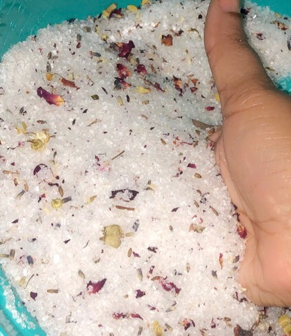 Pretty & Paid Bath salt